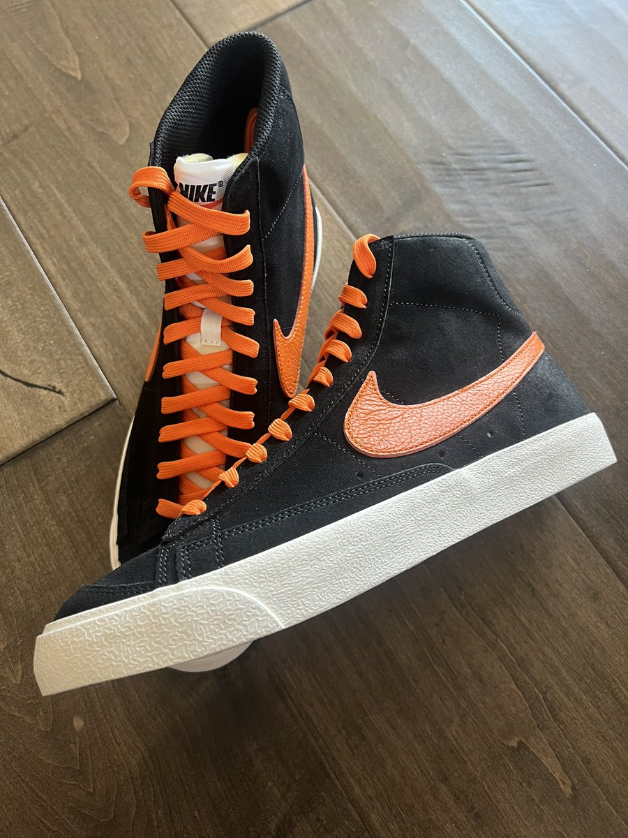 A couple of Nike by You options because I don’t have enough orange & black lol. The sail canvas & soles are a nice #SFGiants home jersey touch.