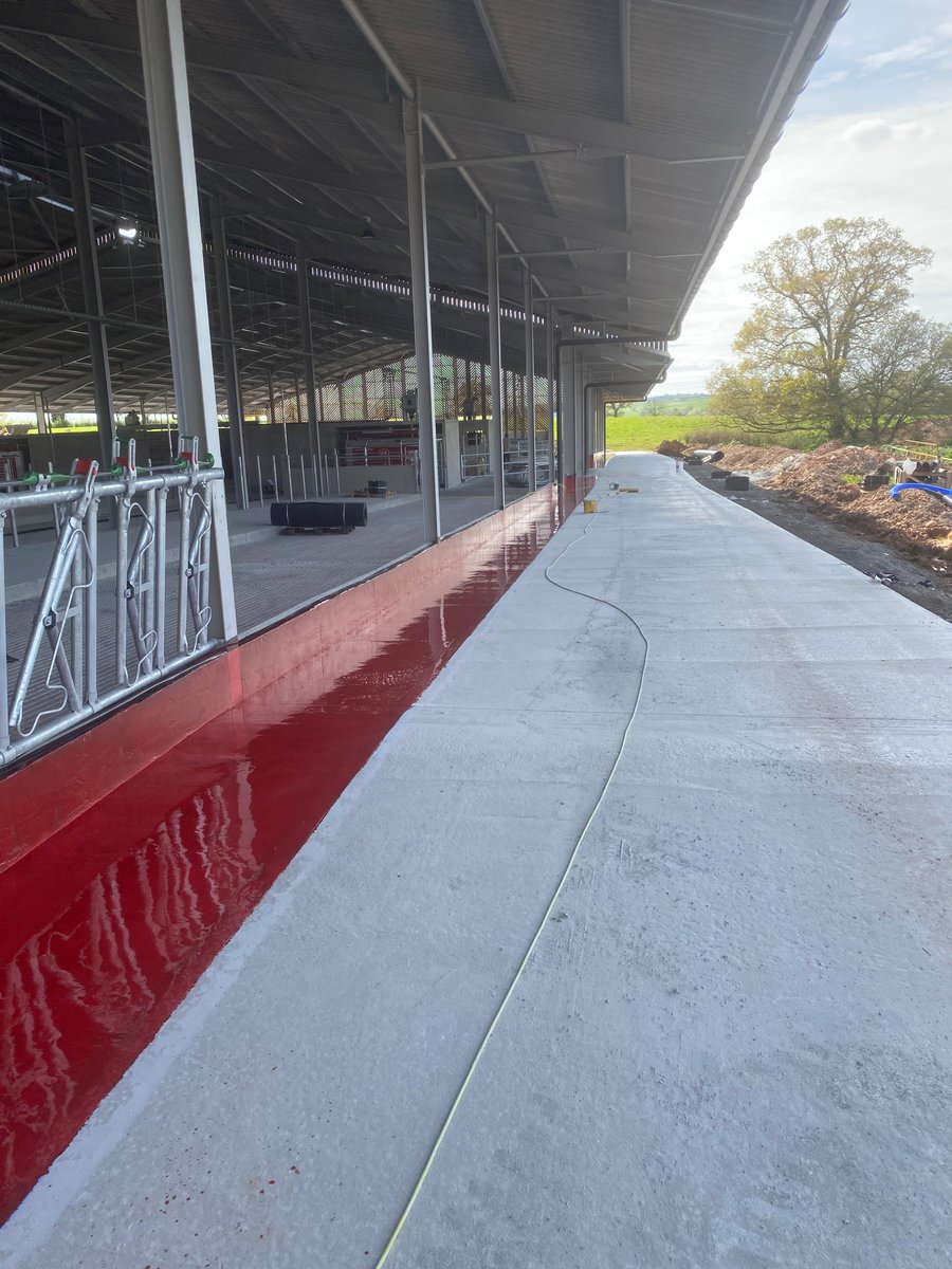 ConceptCowhouse's tweet photo. Finally a break in the weather so we could apply our Feed passage coating for a 4 robot cow palace in Devon this week. Ensuring the moos get a clean plate every feed.  ✅increased intakes  ✅hygienic ✅durable.  ✅chemical/acid resistant. https://t.co/REIL4ghg0A