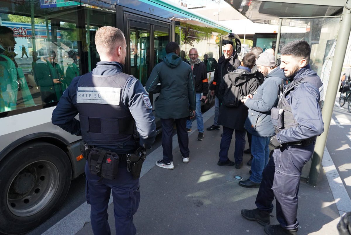 👮 🚊 A titre expérimental, opération conjointe avec la #PoliceMunicipale de #Châtillon et la @RATPgroup  
✅ sécuriser les opérations de contrôle ✅ lutter contre vendeurs de cigarettes. 

🤝 Cette expérimentation, à notre demande, aboutira par une convention de partenariat