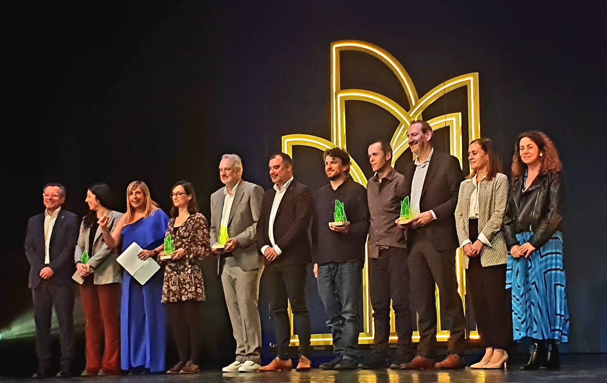 trsinnovacio's tweet image. Tanquem la 8a gala dels #PremisMuncunill a la #Innovació amb FUSE Company by @messcellany, que ens ha amenitzat aquest vespre amb fragments de dansa multimèdia.
Moltes gràcies a jurats, nominats i persones assistents per haver participat i haver-nos acompanyat. Fins l’any que ve!