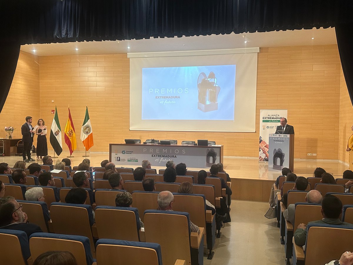 Muchas gracias a la Universidad de Extremadura por habernos concedido el premio “Extremadura es Futuro 2024” a la empleabilidad de las grandes empresas. Para nosotros es un honor y un acicate para seguir trabajando porque el talento de los jóvenes se quede en nuestra región.