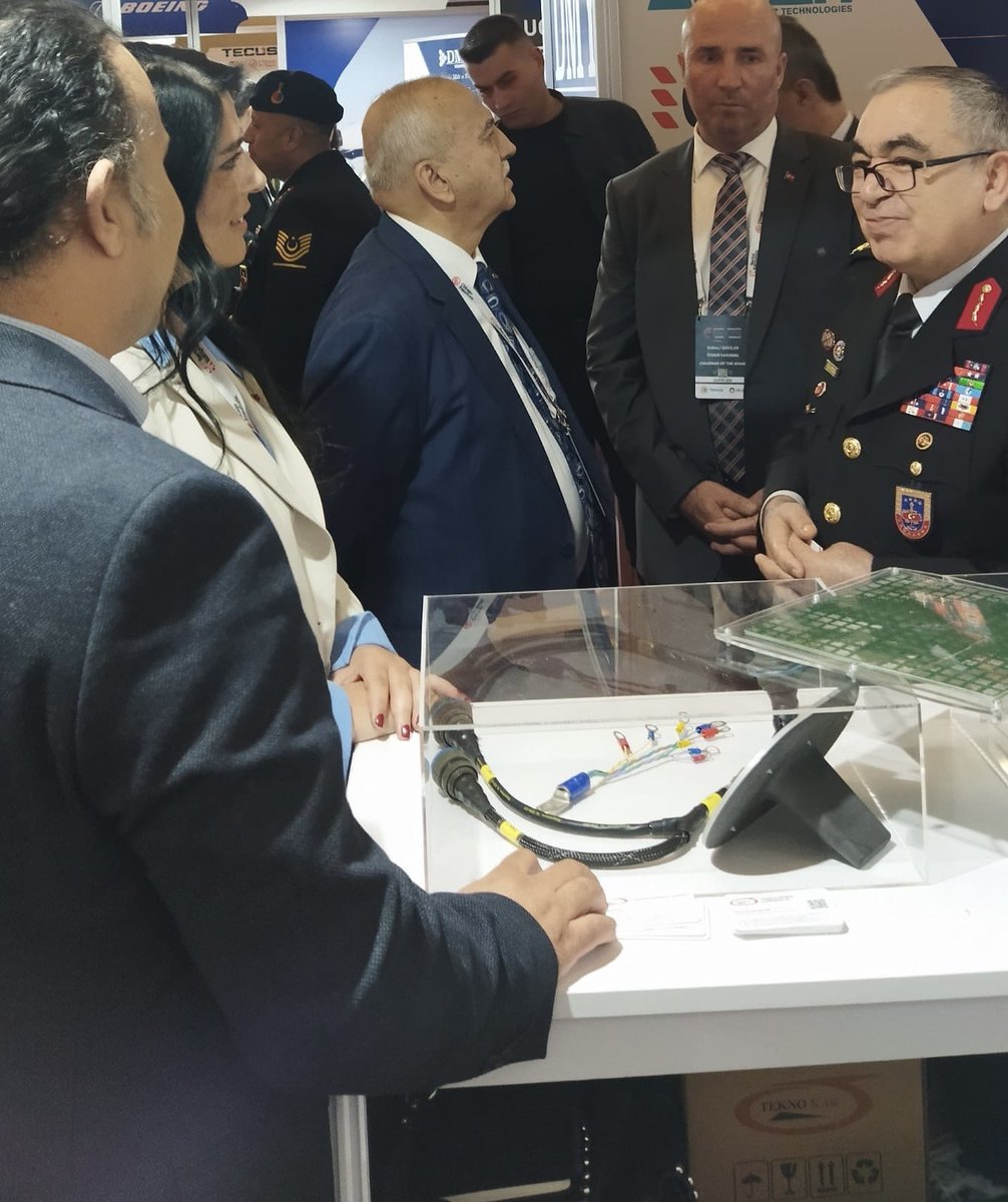 TeknokarS's tweet photo. #ICDDA Fuarı’nın ikinci gününde standımızı ziyaret eden değerli misafirlerimize teşekkür ederiz.
We would like to thank our valued guests, visited our stand, on the second day of the ICDDA.
#Teknokar #SavunmanınGüvenBağı #SavunmaSanayii https://t.co/UP5fiAGIyo