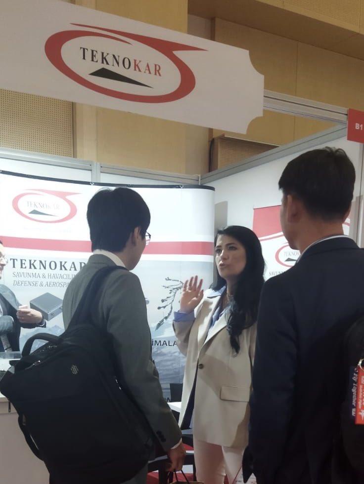 TeknokarS's tweet photo. #ICDDA Fuarı’nın ikinci gününde standımızı ziyaret eden değerli misafirlerimize teşekkür ederiz.
We would like to thank our valued guests, visited our stand, on the second day of the ICDDA.
#Teknokar #SavunmanınGüvenBağı #SavunmaSanayii https://t.co/UP5fiAGIyo