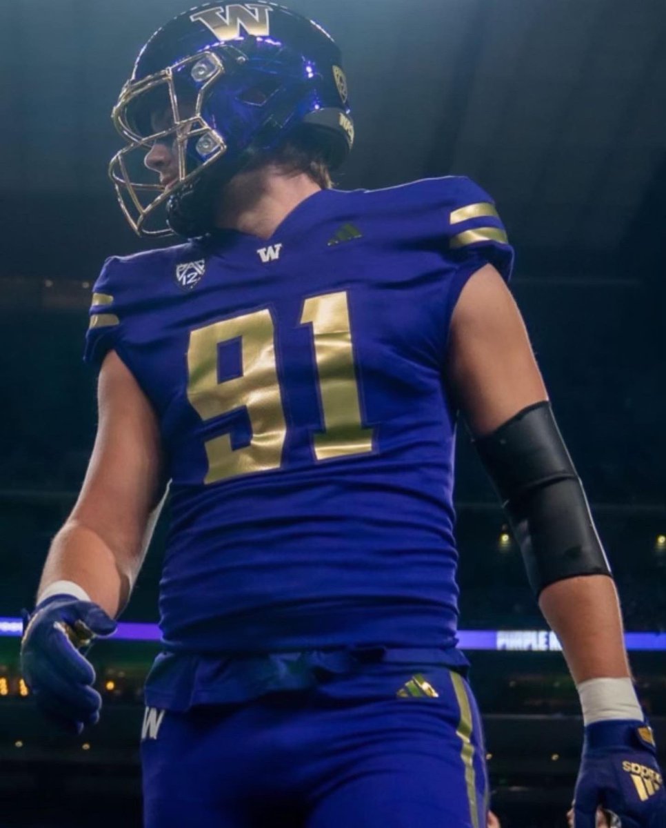 Jfraze23's tweet photo. Thank you Washington! The past two years were a great opportunity for me to gain football experience and build lifetime relationships. I will always be grateful for my coaches and teammates at UW. With that being said I have entered the transfer portal with 3 years of eligibility https://t.co/XtWrMEaLo3