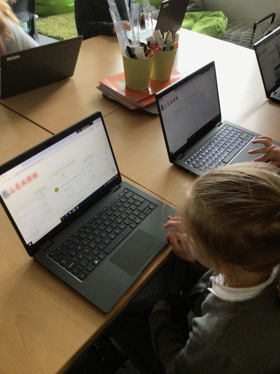 CambraiSchool's tweet photo. We’re really enjoying exploring the @Curriculum_USP digital tasks. Here are Year 3 having lots of fun thinking like geographers! @baronbedford https://t.co/dKcG9Q7J43