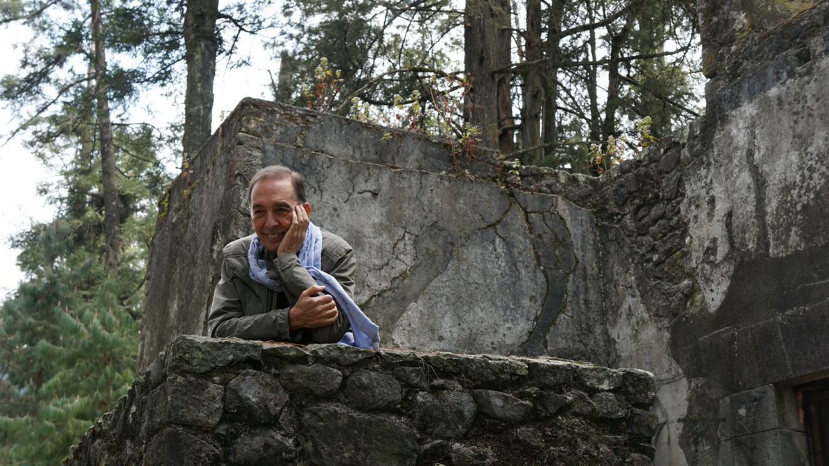 Babiloniagl's tweet photo. "Lucas y Naíta" es la nueva novela infantil del cordobés Jorge Luján, protagonista de la entrevista de hoy en @Babiloniagl. Poeta, compositor y narrador, a sus 80 años asegura que sigue escribiendo para no olvidar al niño que fue. https://t.co/uYaQfuApnL https://t.co/tbr9FV0j6F
