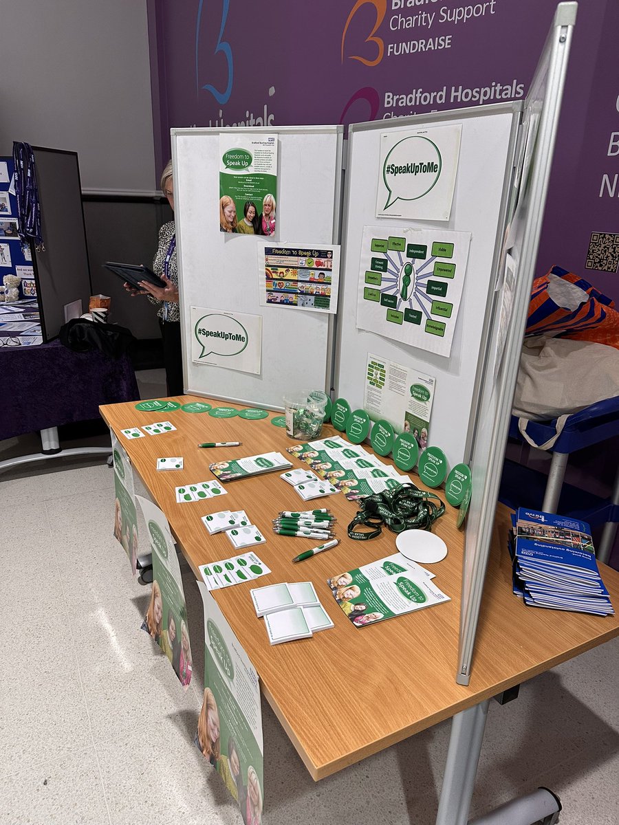 Freedom To Speak up stand in the concourse today as part of our People promise displays, we each have a voice that counts @NatGuardianFTSU @helenf28 @FayeAlexander_ @karendawber @Carly_Wilson1