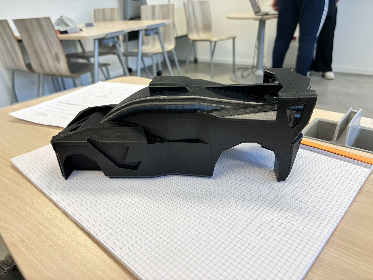 -Sortie Cordées à ENIM Jeudi 18 avril pour 3ème2 et 4ème de Folschviller, Lorraine, France <a href="/acnancymetz/">Académie de Nancy-Metz</a> Académie de Nancy-Metz livraison des mini-F1 <a href="/MFolschviller/">Mairie folschviller</a> 

L'artiste Stephane Alfonsi associé depuis plusieurs années avec <a href="/ENI_METZ/">ENIM - Ecole Nationale d'Ingénieurs de Metz</a> dans le concours <a href="/CourseEnCours/">Course en Cours</a> 2024!