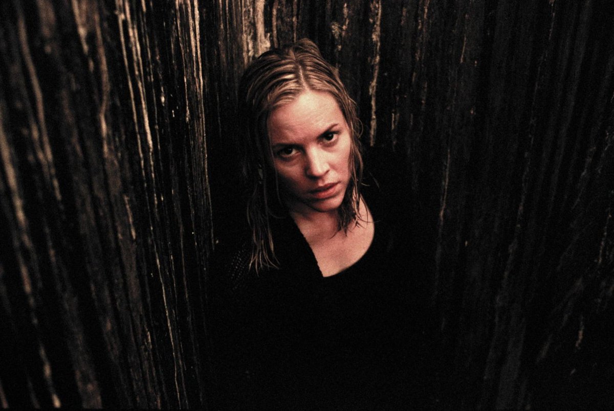 Happy Birthday to Maria Bello, star of The Dark (2005), The Mummy: Tomb of the Dragon Emperor (2007), Demonic (2015), Lights Out (2016) & Wait Till Helen Comes (2016). Other credits include ER (1997-1998), Coyote Ugly (2000), The Cooler (2003) & A History of Violence (2005) 🎂