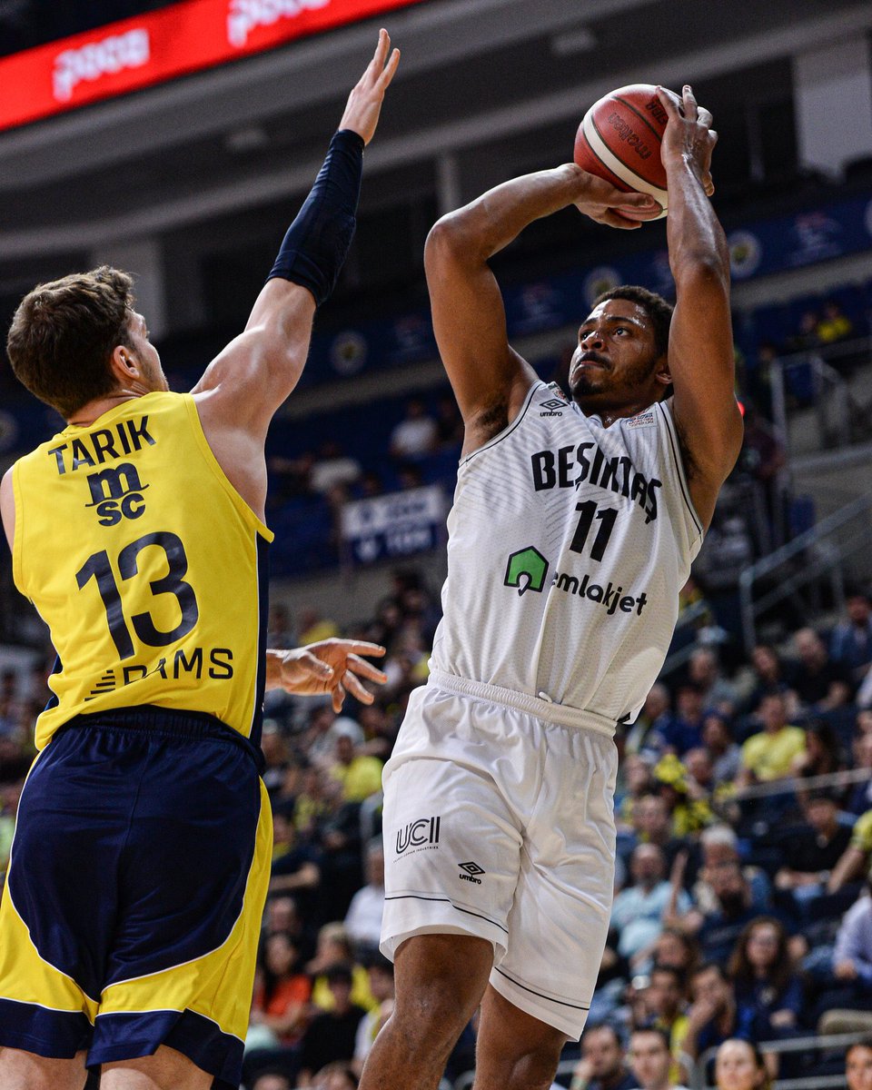 Fenerbahçe Beko, Beşiktaş Emlakjet karşısında farklı kazandı! #TSBSL Maç Sonucu | Fenerbahçe Beko 87-66 Beşiktaş Emlakjet ▪️Scottie Wilbekin: 18 sayı, 3 asist, 2 top çalma ▪️Matt Mitchell: 15 sayı, 4 asist