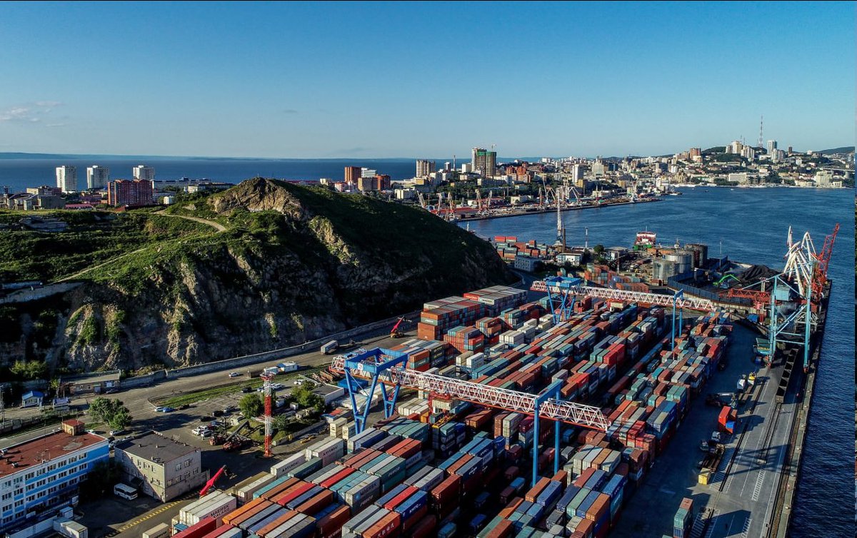 Russia positioned as key global trade player as major Europe-Asia trade routes develop Russia’s focus on developing two major trade routes linking Europe and Asia may put the country “at the heart of much of international trade,” as Bloomberg put it. The two routes in…