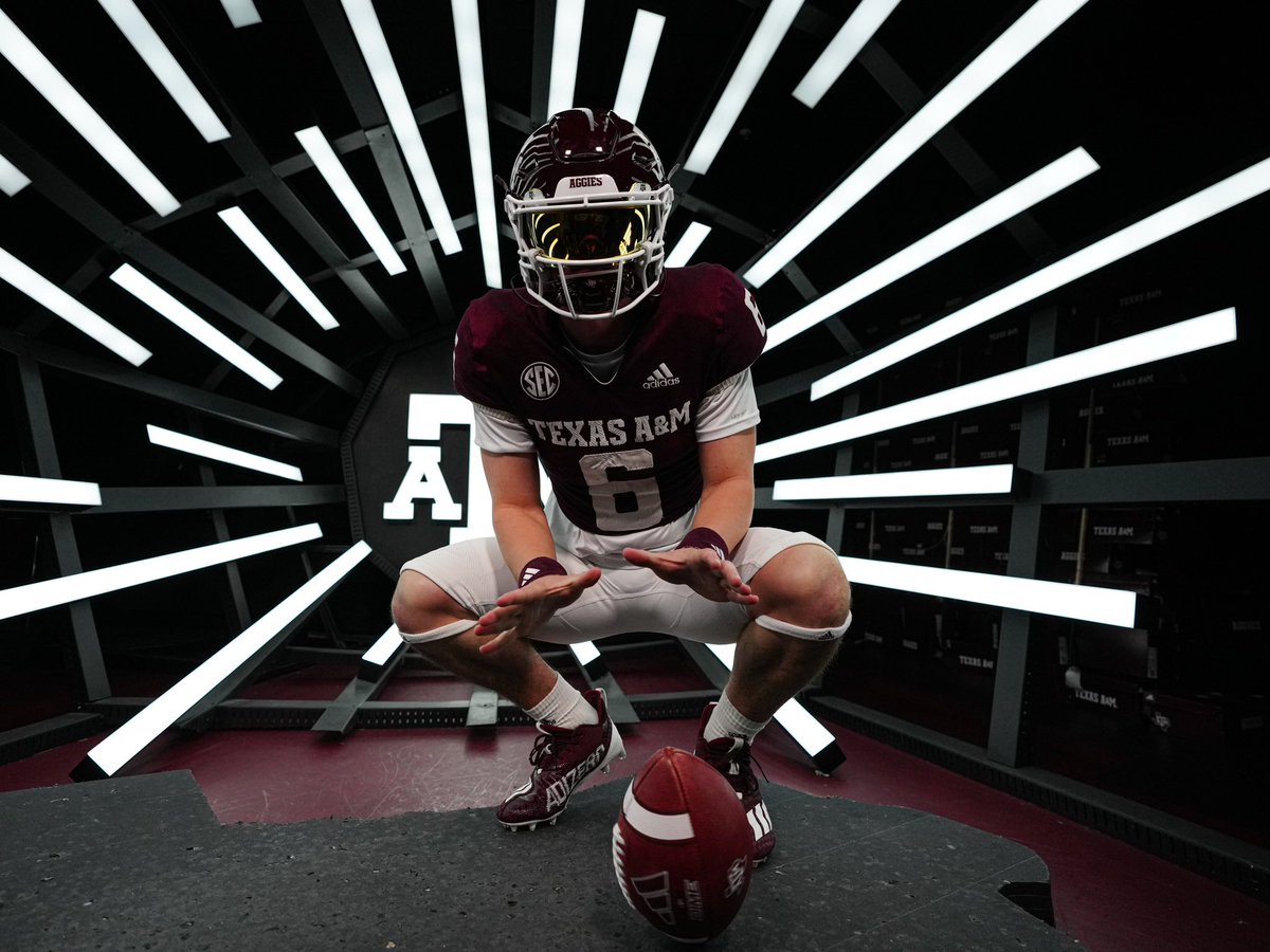 Back in Aggieland Saturday! #GigEm 

<a href="/AggieFootball/">Texas A&M Football</a> <a href="/Coach_Dougherty/">Patrick Dougherty</a> <a href="/CoachKLars/">Keith Larson</a>