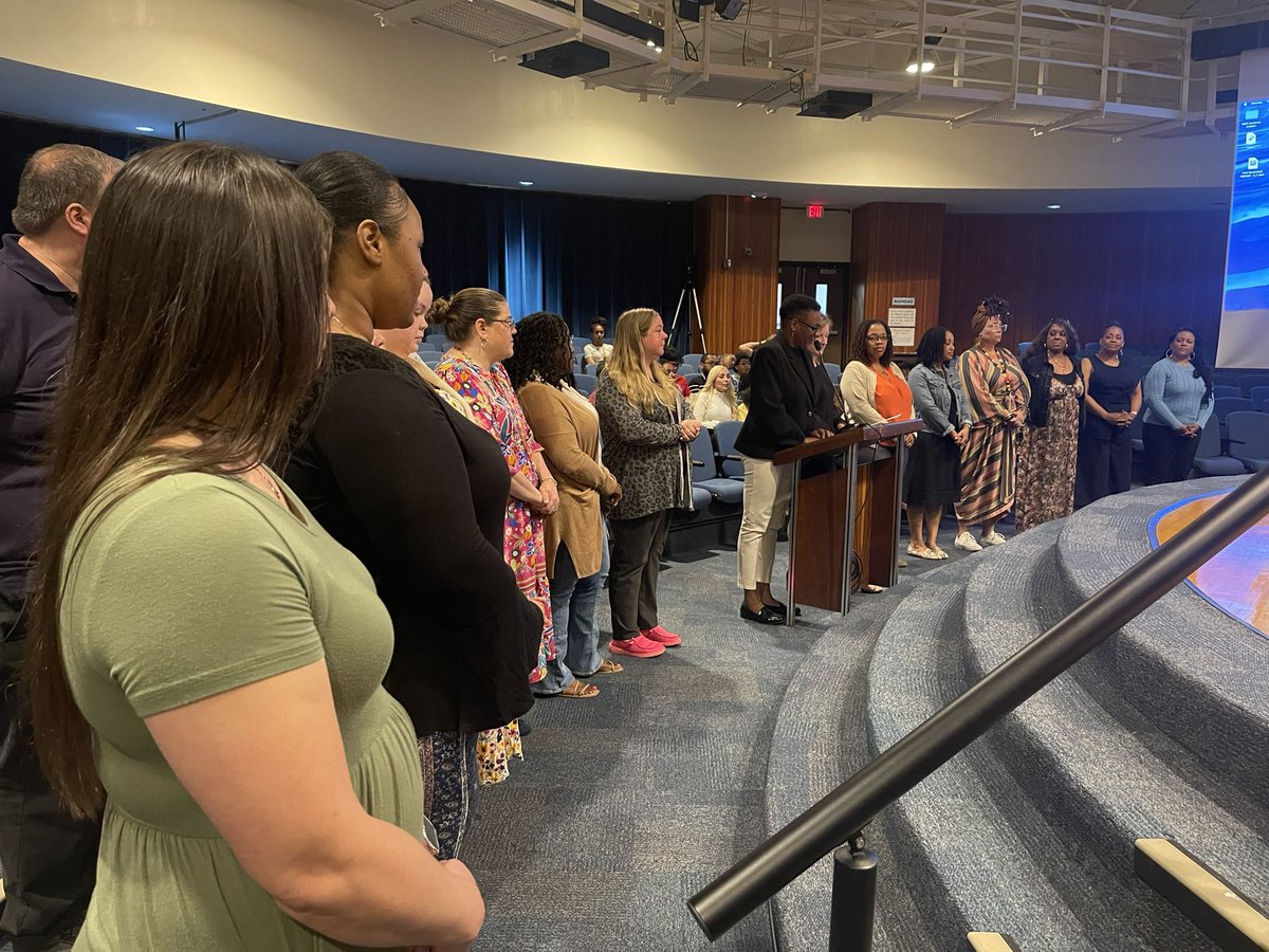 HCSInduction's tweet photo. We are SO proud of our Teacher Leadership graduates! They were recognized at the School Board meeting last night! @HamptonCSchools @drkimleadership @hpetersonSEL https://t.co/XADPiSDduX