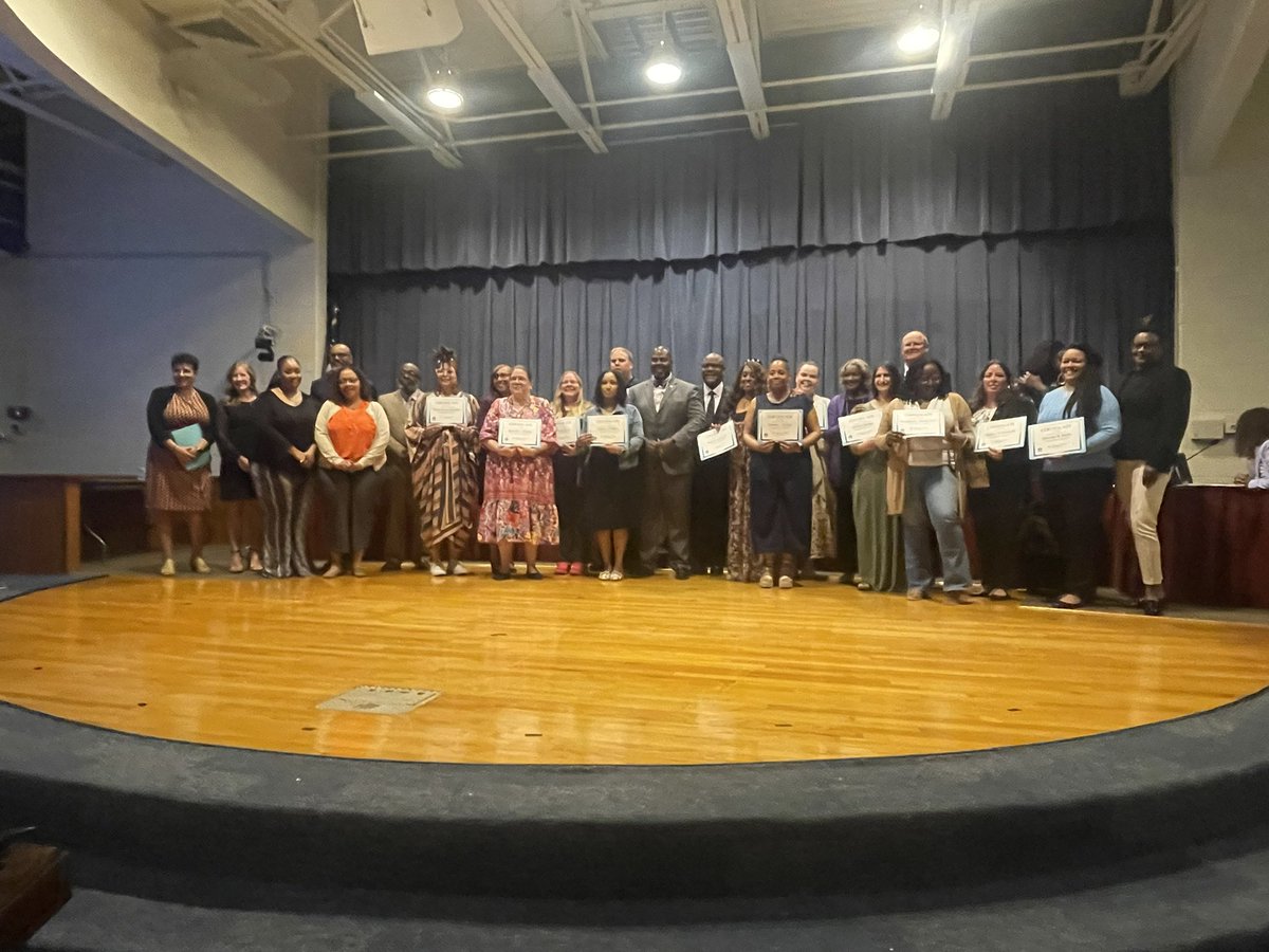 HCSInduction's tweet photo. We are SO proud of our Teacher Leadership graduates! They were recognized at the School Board meeting last night! @HamptonCSchools @drkimleadership @hpetersonSEL https://t.co/XADPiSDduX