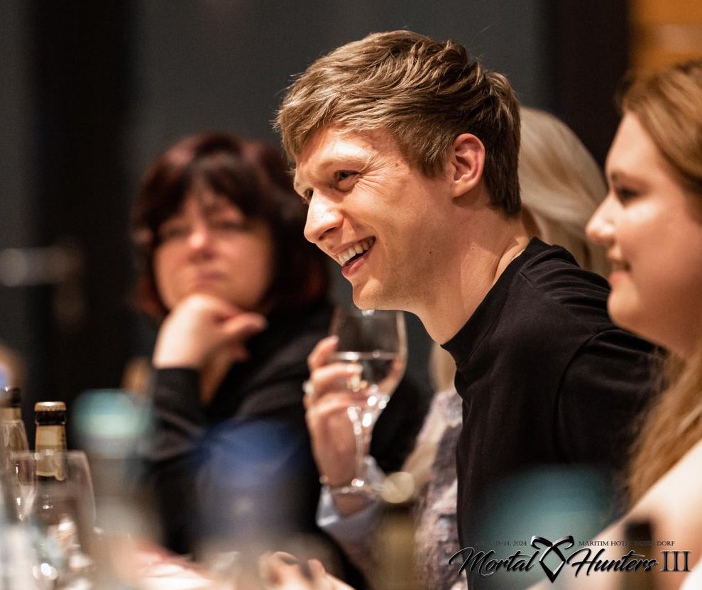 WTudorArchives's tweet photo. Will Tudor with Dominic Sherwood during the #MH3 #MortalHunters3 https://t.co/xxZB7KoLrj