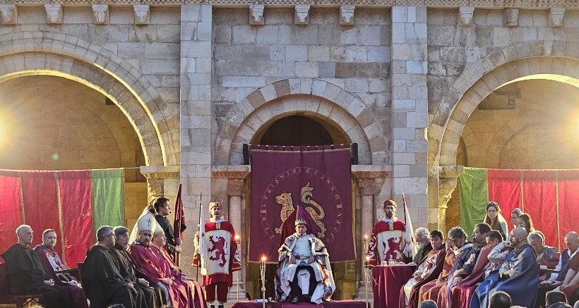 UPLeones's tweet photo. Tal día como hoy, 18 de abril, del año 1188, se reunían las Cortes del Reino de León con representantes del pueblo llano por primera vez en la historia.

👉Ciudades como #Leonesp, #Zamora o #Salamanca tuvieron representantes en estas Cortes reconocidas "Cuna del Parlamentarismo". https://t.co/gzOAiR2z3a