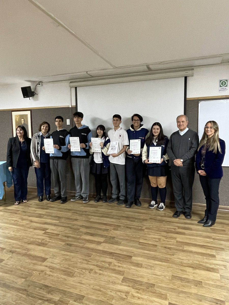 SaintGaspar's tweet photo. Certificación internacional de inglés (FCE) otorgado por Cambridge Assessment English. Como comunidad educativa valoramos su motivación y perseverancia para culminar con éxito dicho proceso. #cambridgeassessmentenglish #inglés #colegioñuñoa 
 #inglés #certificacióninglés https://t.co/rwvKJYBYwH