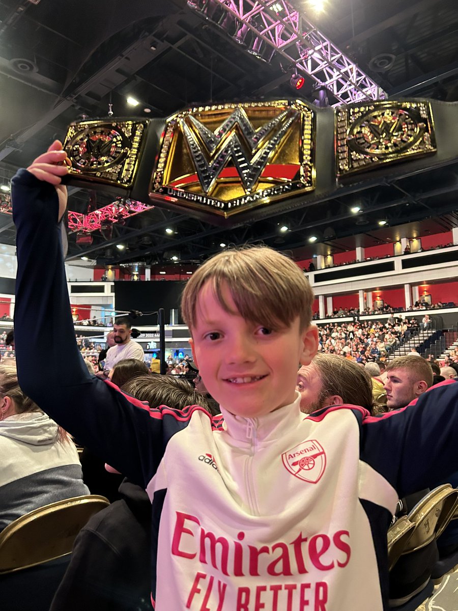 SteveSam85's tweet image. #wwecardiff