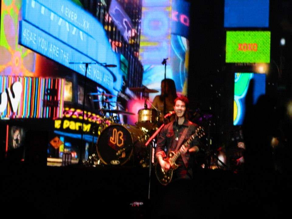 anazaffalonc's tweet photo. @dfallaccess La única vez que los pude ver en vivo fue en 2013 en Ferro, antes no tuve la oportunidad de ir, son mi mayor fuente de lnpiracion, esa noche en ferro fue única 🥹 https://t.co/vL65rBtwYS