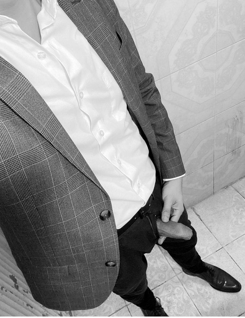 MexSuit9872's tweet photo. 👋🏾 #suit #gay #suitfetish #fetish #sheers #menatplay #morbo #suitedgay #trajeado #shoefetish #gaysuit #gaysuitfetish https://t.co/NqUb5WFTfG