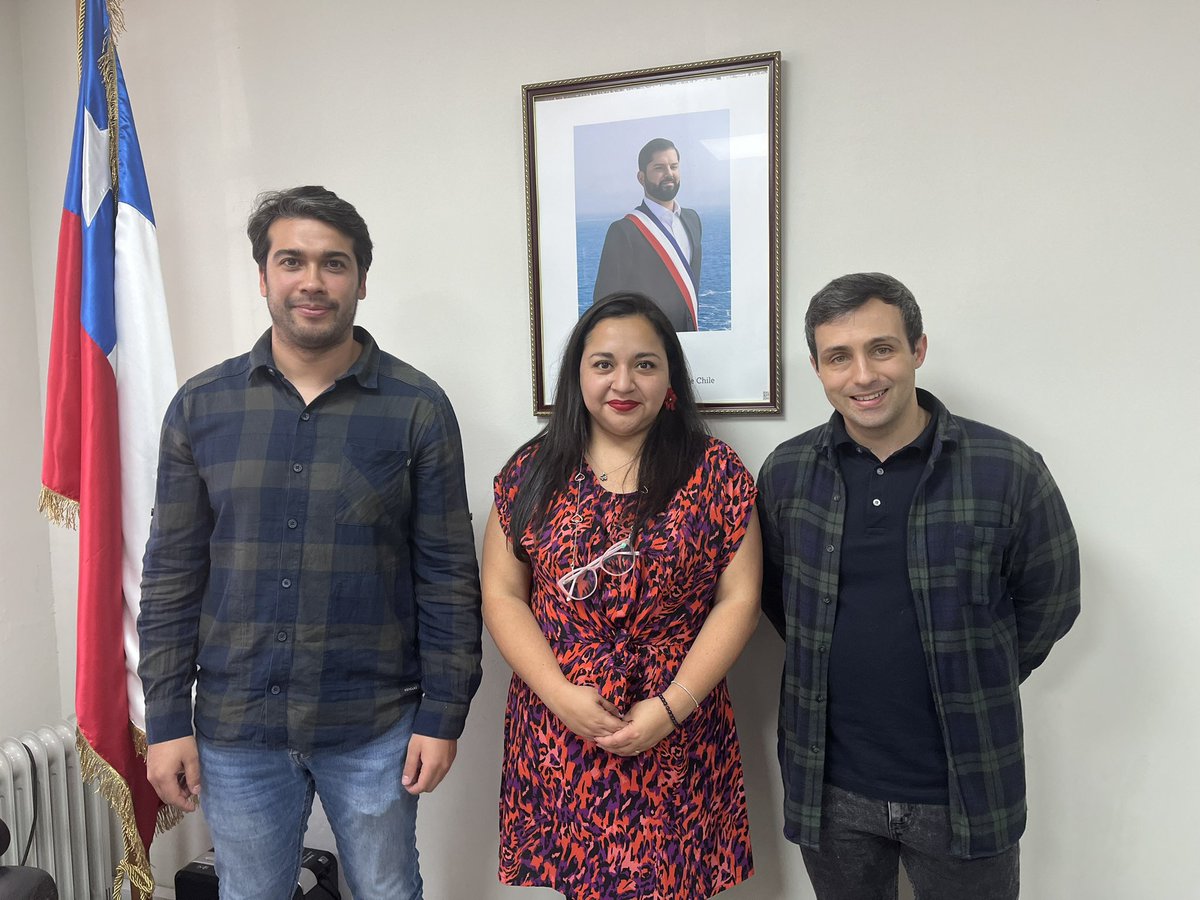 OLAntofagasta's tweet photo. 📌✅ El equipo del @OLAntofagasta ejecutado por la @ucn y financiado por la  @subsectrabajo, se reunió con la Seremi del Trabajo y Previsión Social Camila Cortés Ruiz.  Se coordinador el trabajo anual respecto a estudios e indicadores en materia de empleo en la región. https://t.co/yWOnpmayj2