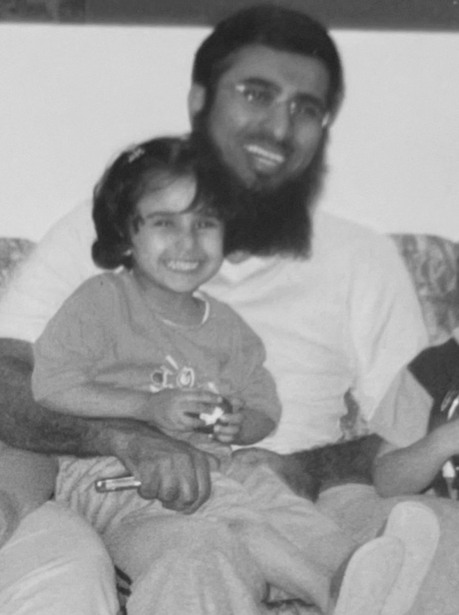 alghanimfarah_'s tweet photo. القلب الأبيض ، الوجه السمح البشوش 
صاحب الدين و الخلق الطيب الرحيم
الله يرحمك ياحبيبي يا يبا🤍

﴿وُجُوهٌ يَوْمَئِذٍ مُسْفِرَةٌ ضَاحِكَةٌ مُسْتَبْشِرَةٌ﴾ https://t.co/AMqZGQ0HvN