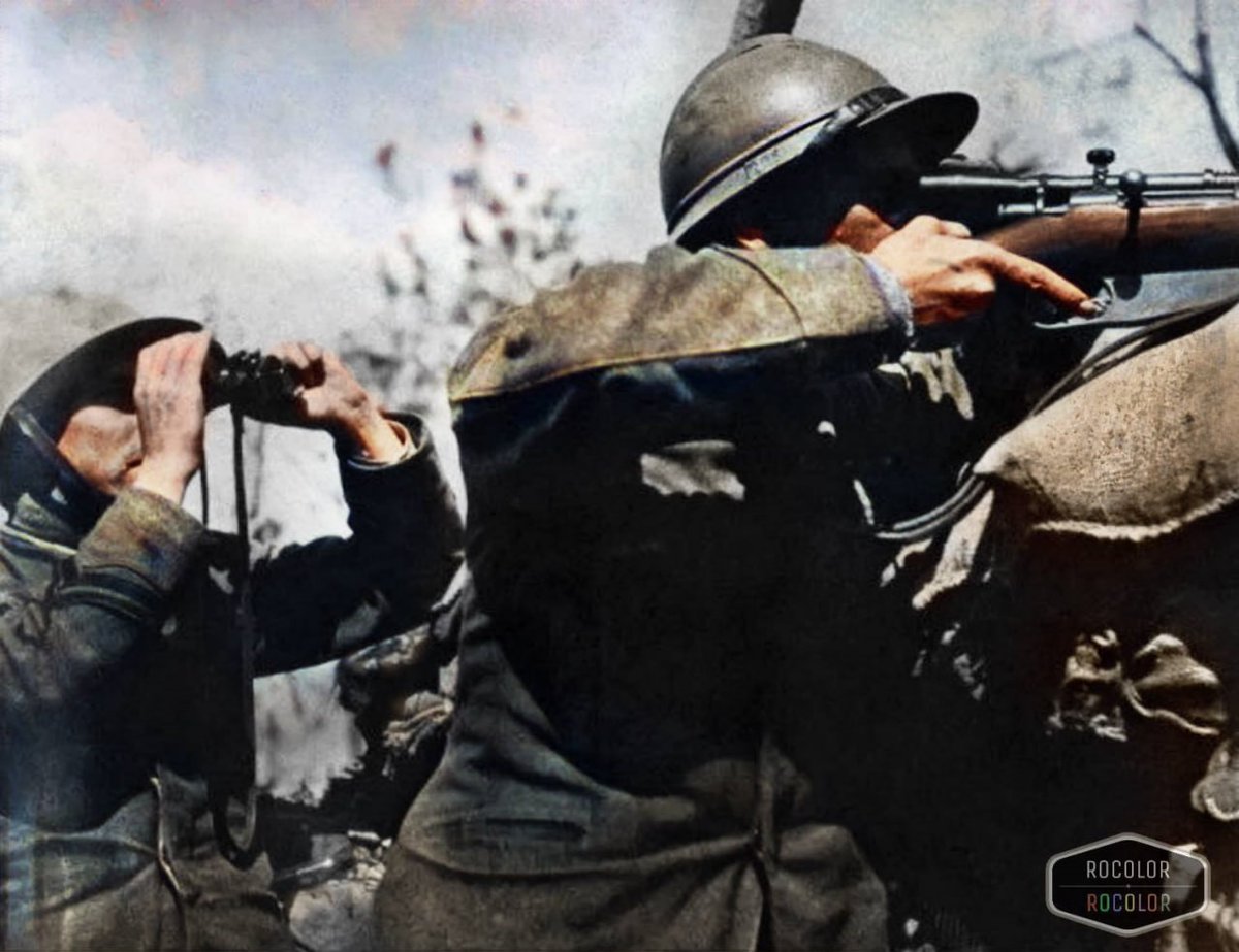 An Italian sniper with a Carcano mod.91 rifle in the Monfalcone area, Italy, 1916.