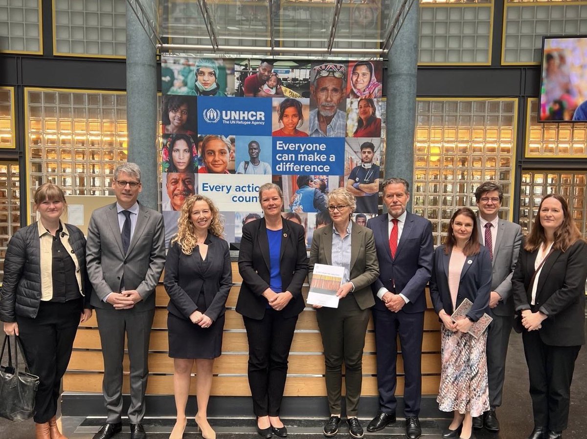 KellyTClements's tweet photo. Yesterday with @Refugees in #Kenya and other hot spots/countries. Today a strategic dialogue with #Denmark @ HQ Geneva. Thanks to flexible support, Denmark helps address emerging challenges.

Together we respond to those in need &amp; work on early solutions. 

Tak skal du have 🇩🇰! https://t.co/TOHZJhAaV3