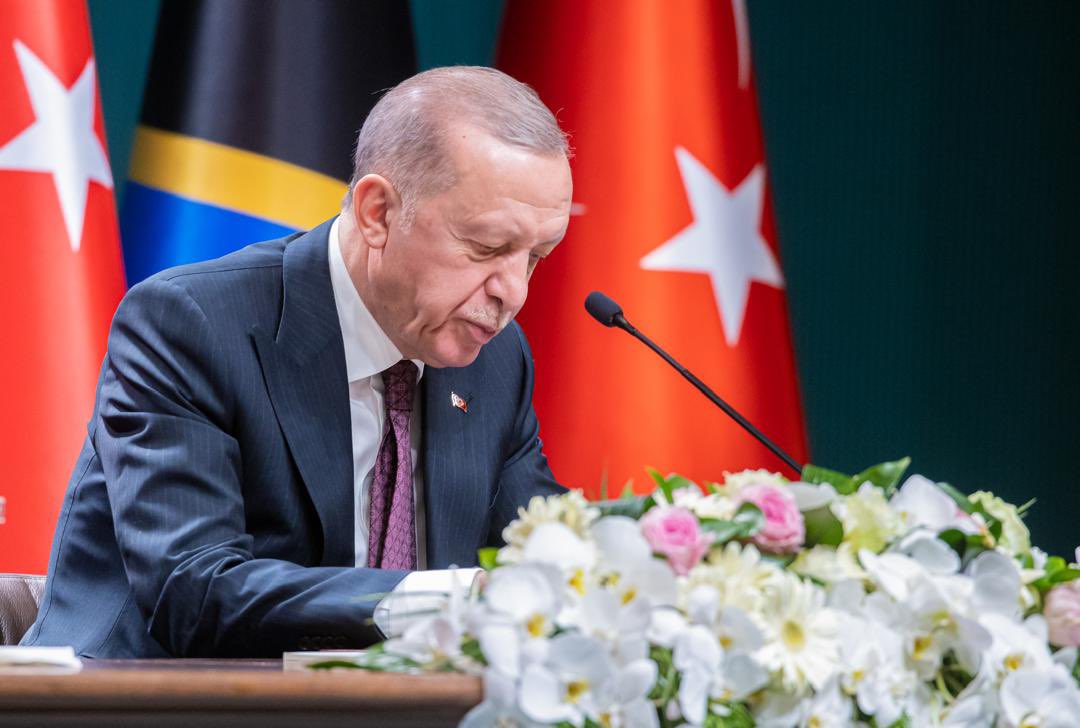 TANZANIA 🤝 TURKEY | 61 YEARS OF PARTNERSHIP Tanzania leads in Sub-Saharan Africa with numerous projects implemented by Turkish companies. Today, these nations have signed six agreements as initial steps to fulfill their leaders' commitment to enhance cooperation.