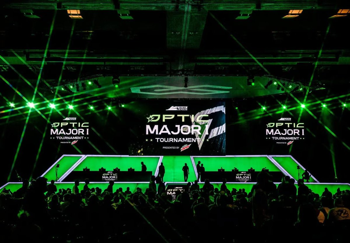 PrivateLobbyGG's tweet photo. This Week In Gaming — Some Of The Most Pivotal Updates Ever 👀

- Activision Reformats CDL Team Agreements 🤝
- CECC Secures MAJOR Sponsors 💰
-NICKMERCS x Under Armor Collab ⛳
- Dreamhack Partners With Kick 💻

All this today's article 📰 https://t.co/Q4g2gW5JYd