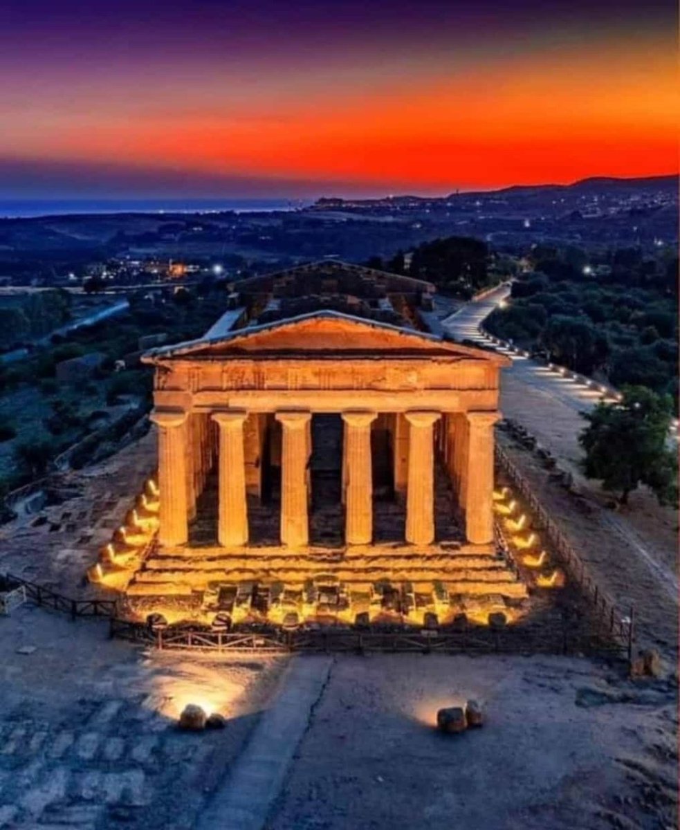 Sicilianodoc7's tweet photo. Buona serata
#agrigento #templi https://t.co/rDKOeVUYc2