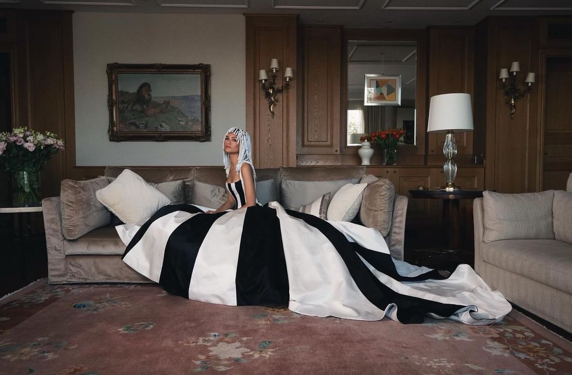 FilmUpdates's tweet photo. Zendaya pays tribute to Venus and Serena Williams’ 1998 Vogue Photoshoot https://t.co/ydDPWLUVLQ