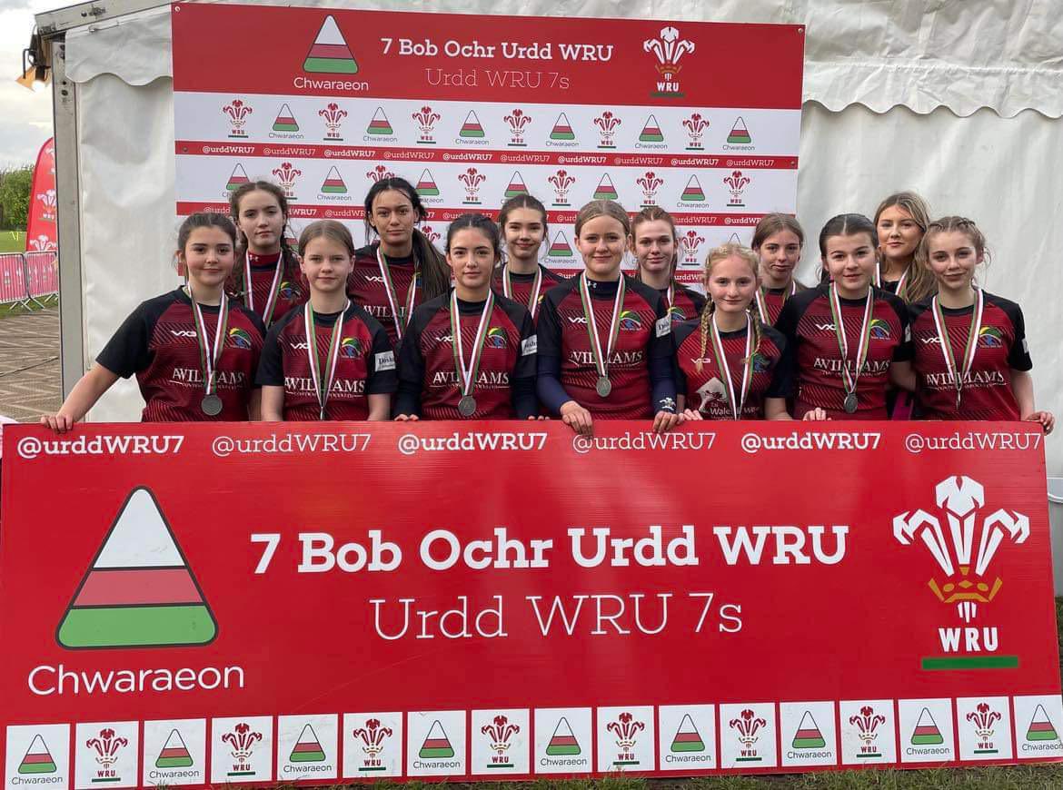 So incredibly proud of these girls, they gave everything today to reach the final and just fell at the final hurdle. This team has potential for sure 💪 Da iawn merched, am ddiwrnod! 
#Urdd7s