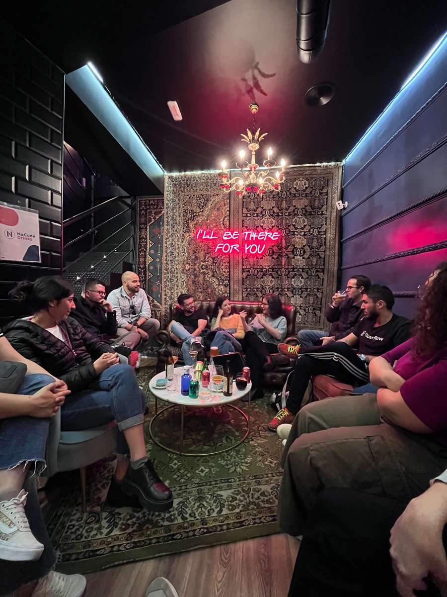 Riz3ky's tweet image. Charlando en las #NoCodeDrinks by @sonia_toqqe y con los invitados ⭐️
@bodegalaabs + @salonsoweb