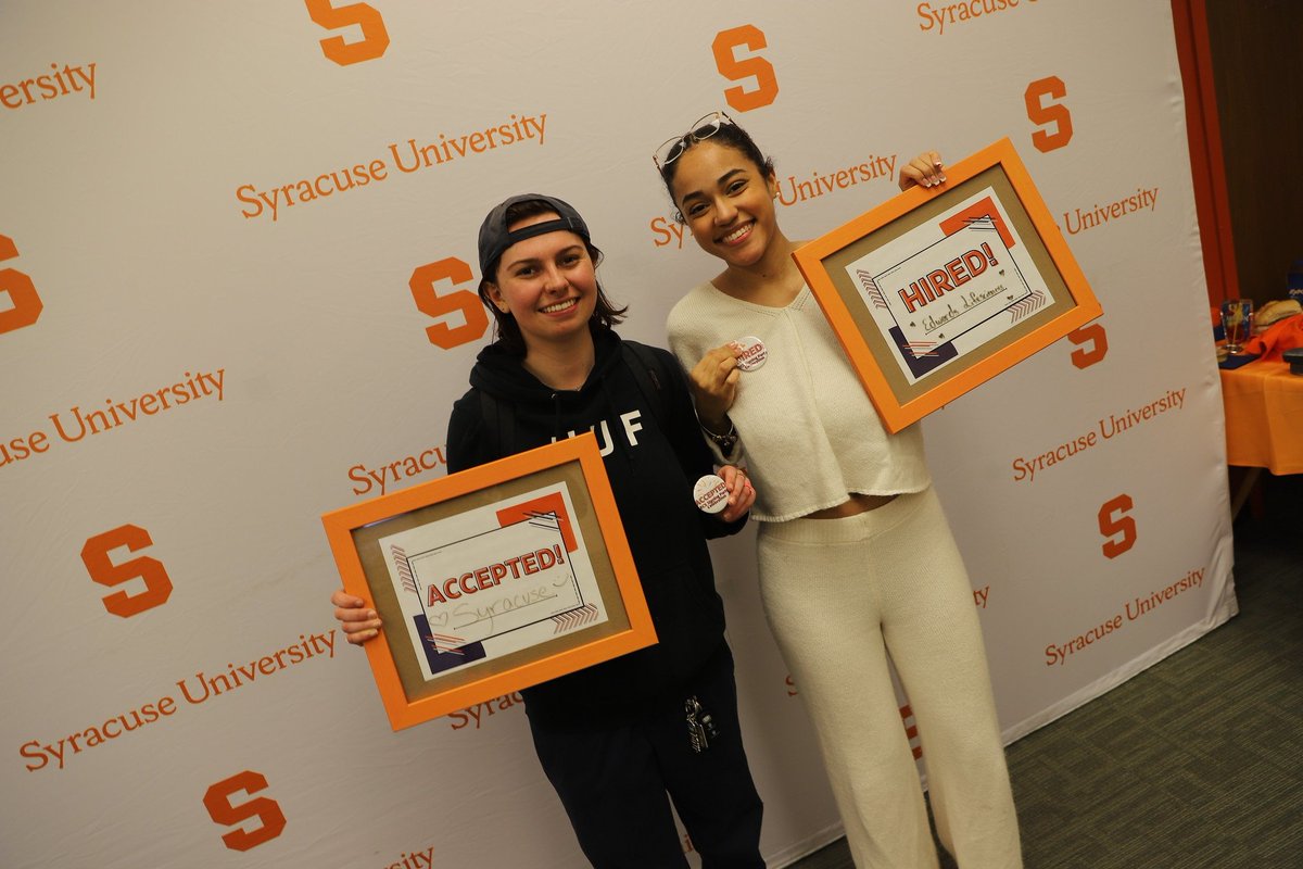 ECS Signing Day celebration! Congratulations to all our Engineering and Computer Science students who have already accepted a new job or a graduate school program! Incredible work by the Student Success and Career Services team to put on this event! #SyracuseU #STEM 🍊