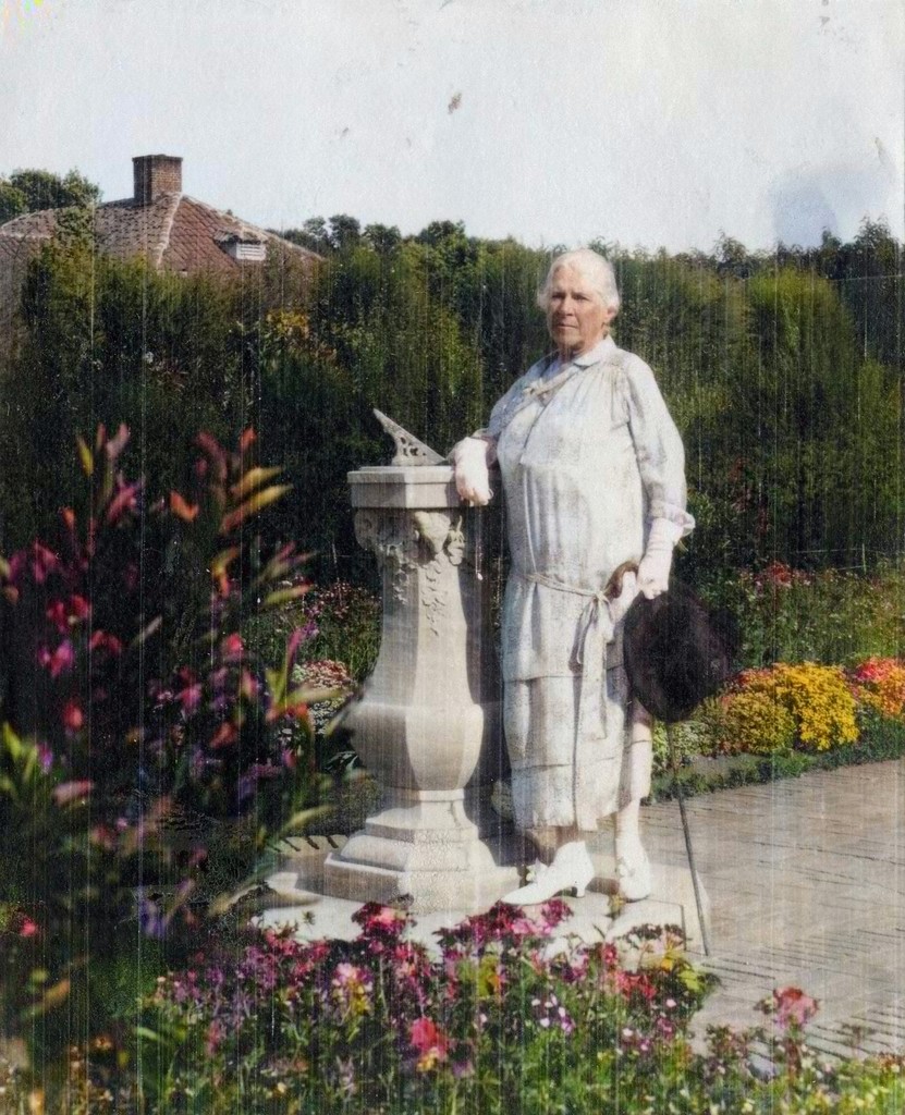 On the most recent episode of our podcast, we explore the people of the Garden, including Agnes Bourns' vision of Filoli. Swipe to see a colorized photo of her at the Sundial! Catch the rest of the episode at filoli.org/podcast. Photos courtesy of Filoli Archive