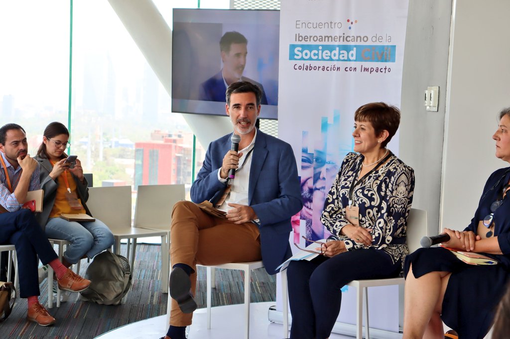 🟠 #EISC2024 Conversatorio. El papel de la filantropía en la sostenibilidad y su impacto transformador.
Participan:
🟣Sandra Hernández, <a href="/RedEAmerica/">RedEAmérica</a> 🇨🇴 
🟢Javier García Moritán, <a href="/GDFE_Arg/">GDFE</a> 🇦🇷
🔵Katty de la Garza, Costa Rica por Siempre 🇨🇷
⚪Blanca del Valle Perochena, #ENSAMBLE 🇲🇽