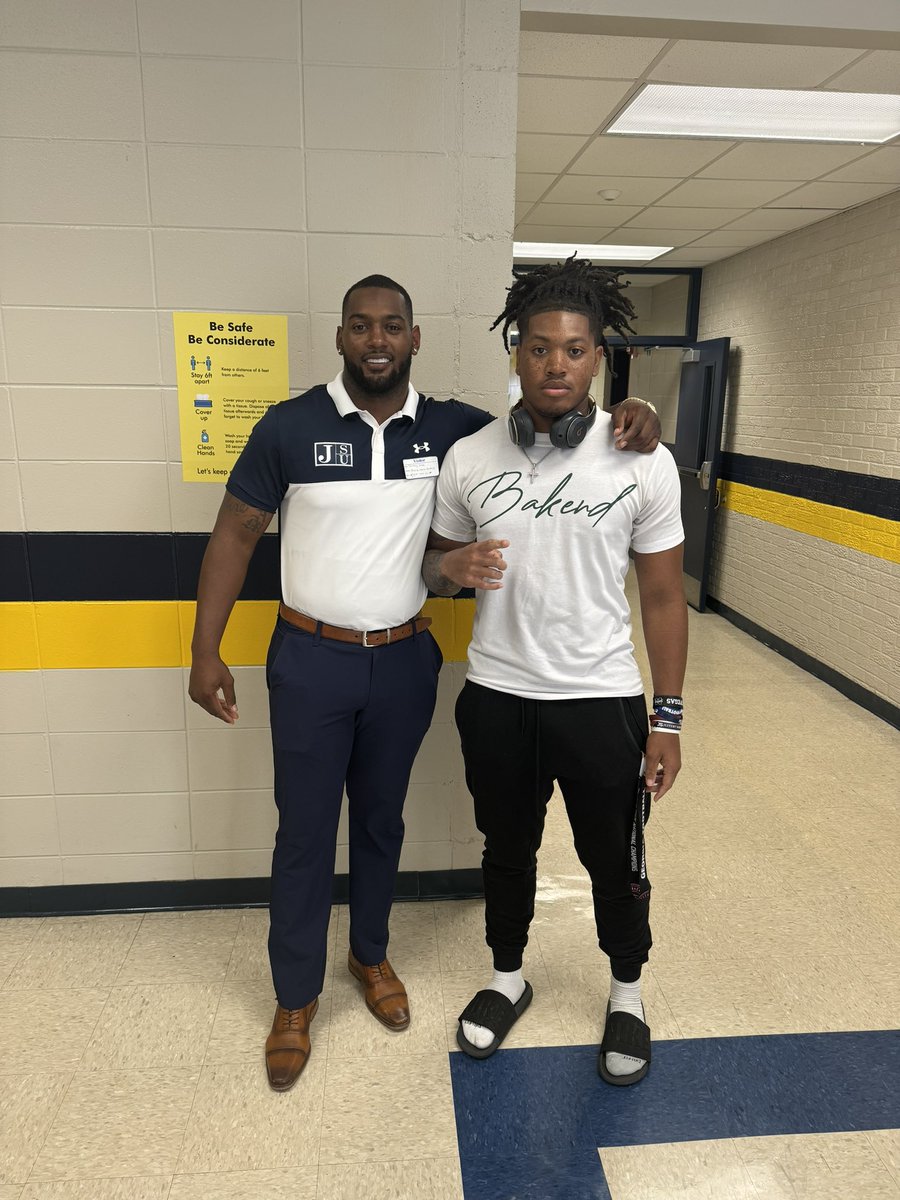Thanks coach for stopping by !!! Means a lot and says a lot about the program of JSU !!💪🏾🔥 @TheRealJavJones @LawrencHopkins @MacCorleone74 @ShedrickMckenz2 @Rebels247