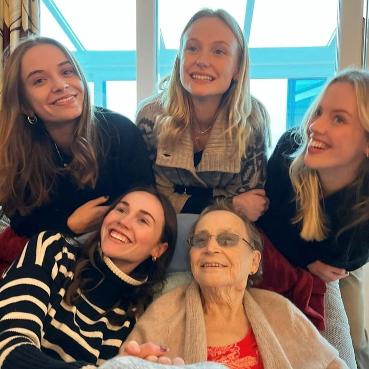 'The nurses would come and sit with my nan, chat and make her laugh. It was a huge peace of mind for us knowing that there was a team with her.' Megan is running the #LondonMarathon on Sunday in memory of her grandmother, Mavis. She received care at home. Good luck Megan. 👏