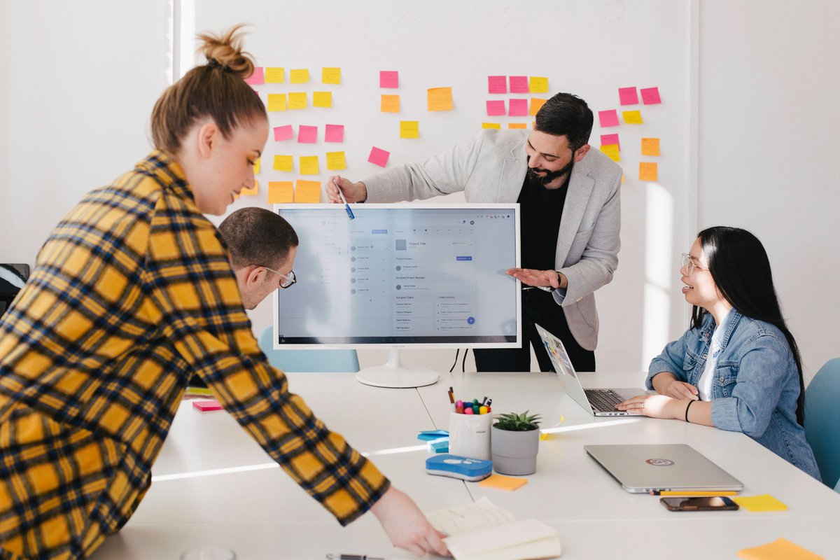 Jon_Ferrara's tweet photo. Are you still using these tired old #Sales buzzwords? Check out this article to find out 🤔

By @ReferralSales

#SalesTip #SellingTip 

https://t.co/YDpI18leLJ https://t.co/DgI8iVDJ3u