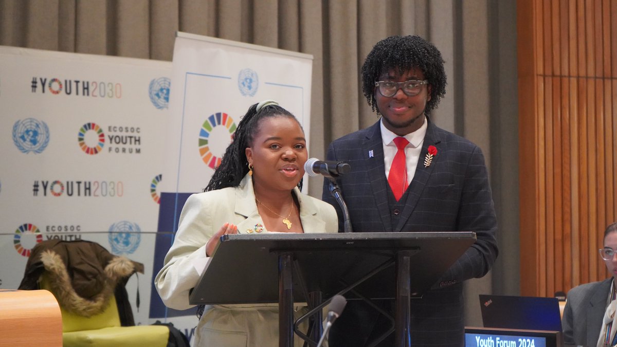 UNYouthAffairs's tweet photo. Fruitful discussions on the importance of putting youth at the heart of multilateral solutions for a better tomorrow &amp; how we can cultivate intergenerational partnerships through meaningful youth engagement 🙌

It's time to let #YouthLead towards #OurCommonFuture 💪

#Youth2030 https://t.co/s4EYxiSTK2