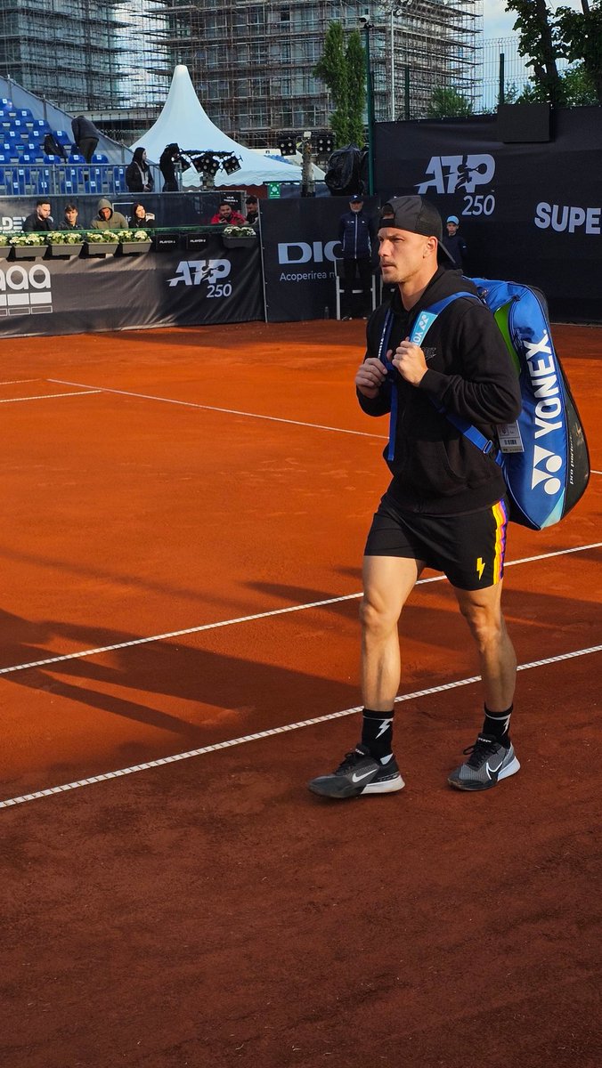 anca_m_anca's tweet photo. #TiriacOpen #ThisIsBucharest https://t.co/p60l9w1gpU