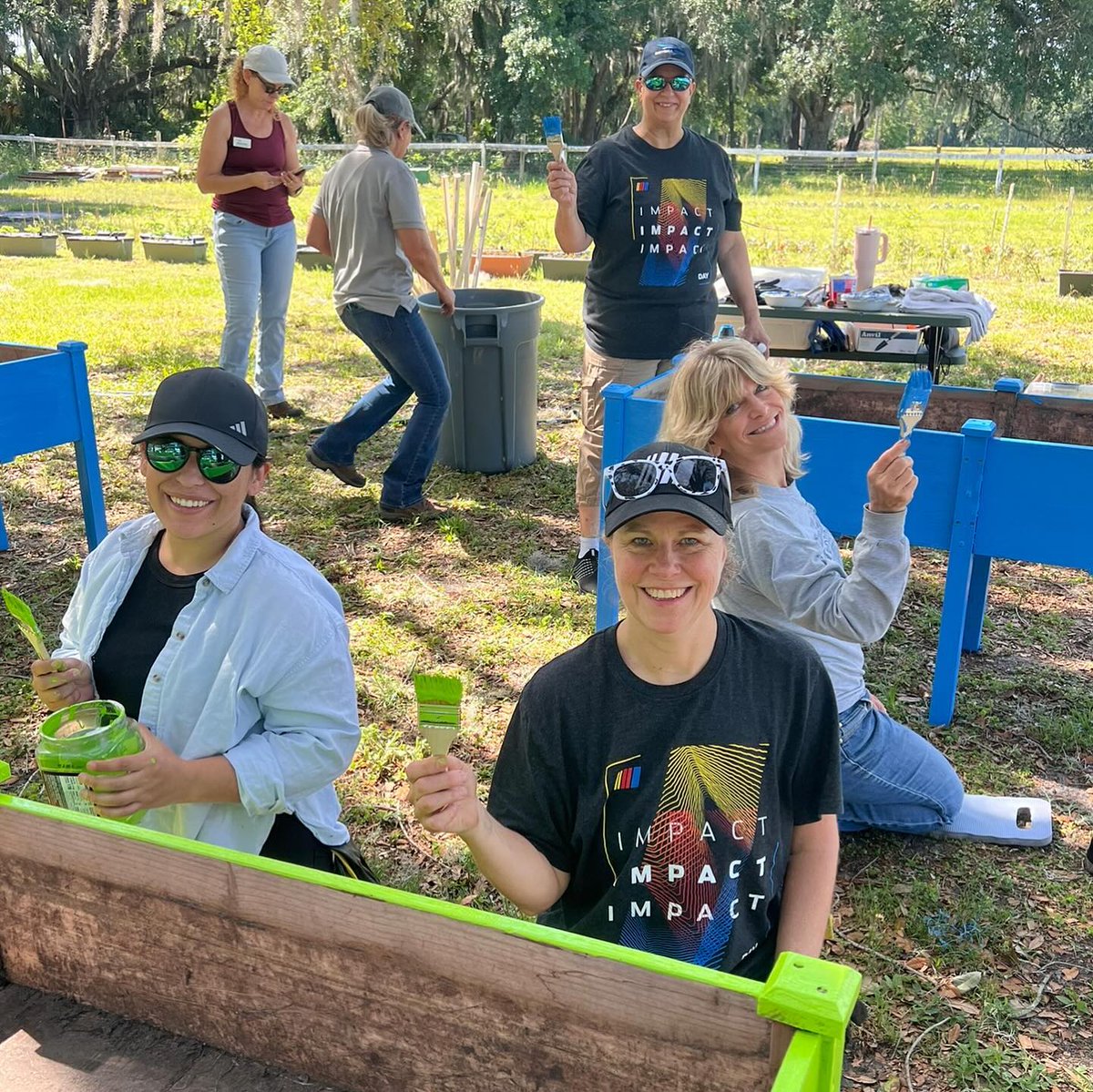 NASCAR_FDN's tweet photo. April is National Volunteer Month! π
The NASCAR Foundation and NASCAR employees gathered to show some love for our community at Easterseals at Edgarβs Farm through volunteering. Employees got to help clean and transform the outdoor and garden space!
#NASCAR #Speediatrics https://t.co/BZz38at39B