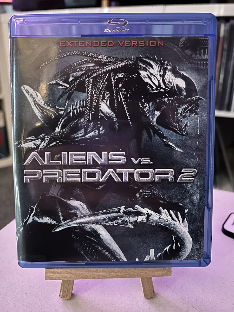 JohnDKay72's tweet photo. I know it’s not a great movie but I only found out last week there was an extended gorier cut of this movie so of course I had to buy it. #alienvpredator https://t.co/HzKubowhU1