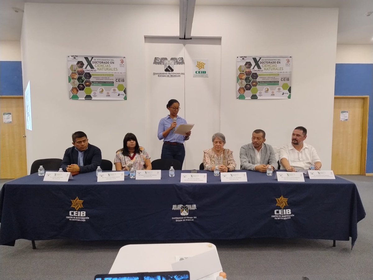 uaemorelos's tweet photo. “Los espacios de divulgación deben promover la crítica de acontecimientos actuales entre los estudiantes”, dijo María del Rayo Sánchez Carbente, investigadora del #CEIB en el marco del X Congreso de Estudiantes del Doctorado en Ciencias Naturales. #SomosUAEM https://t.co/aFLpQXVEXn