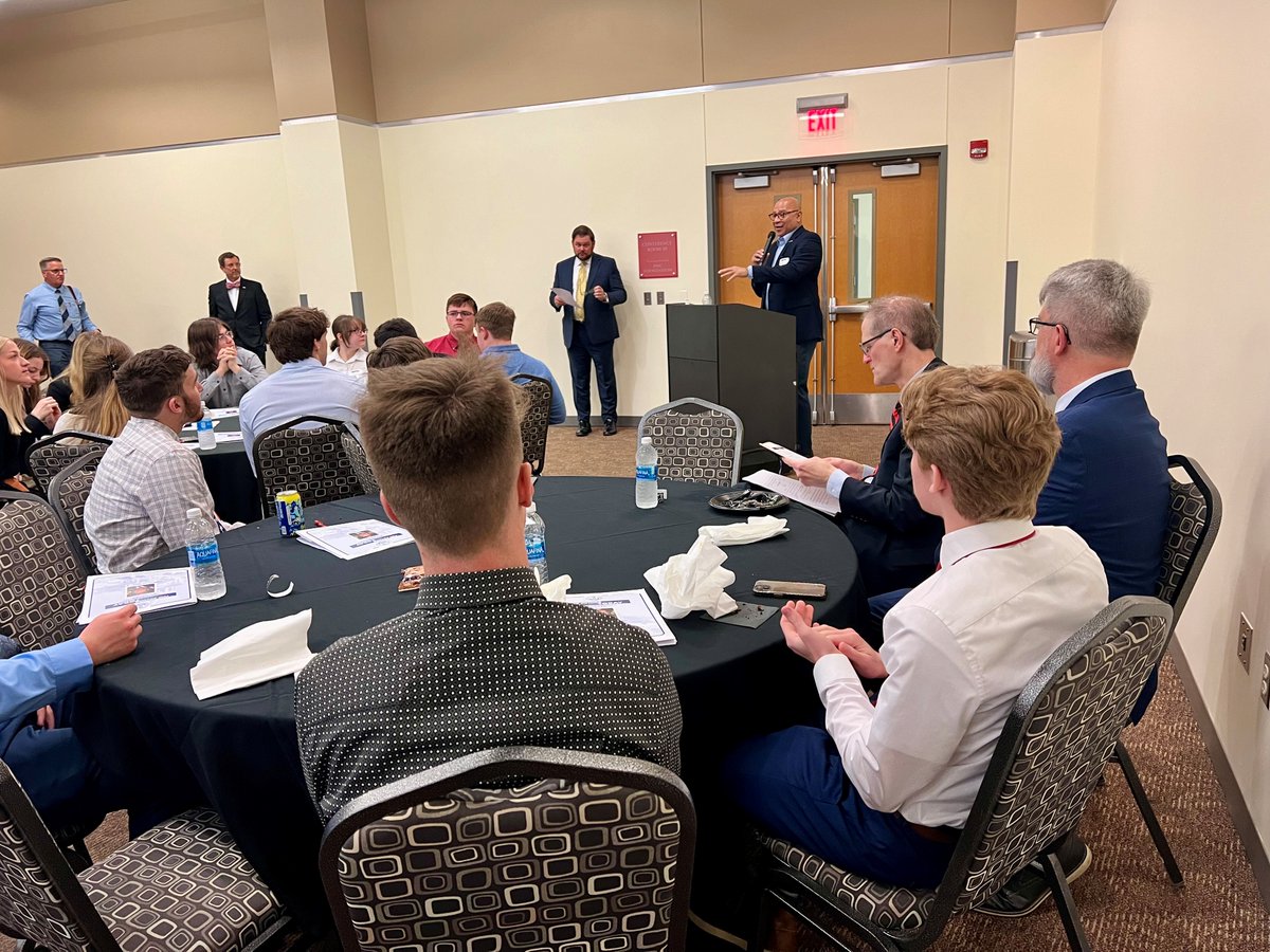 PAAuditorGen's tweet photo. Everyone should learn how their government works. These high school students from Armstrong, Indiana, Jefferson and Westmoreland counties are learning about the legislative process and the importance of leadership at @SenatorPittman's Senator for a Day event at @IUPedu. https://t.co/fugzX8nBDm