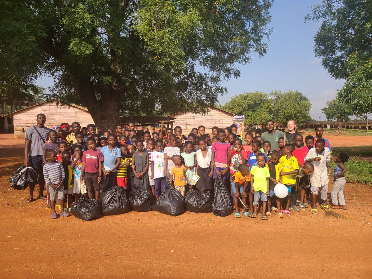 Fafaliorg's tweet photo. Tomorrow, join us for a community cleanup as part of our #72Hour campaign in collaboration with the German National Association for Catholic Youth (BDKJ). It's our responsibility as citizens to tackle the litter clustering in our communities.
#72hfafali BREAKING NEWS #BDKJ https://t.co/2cnK6sRFsh