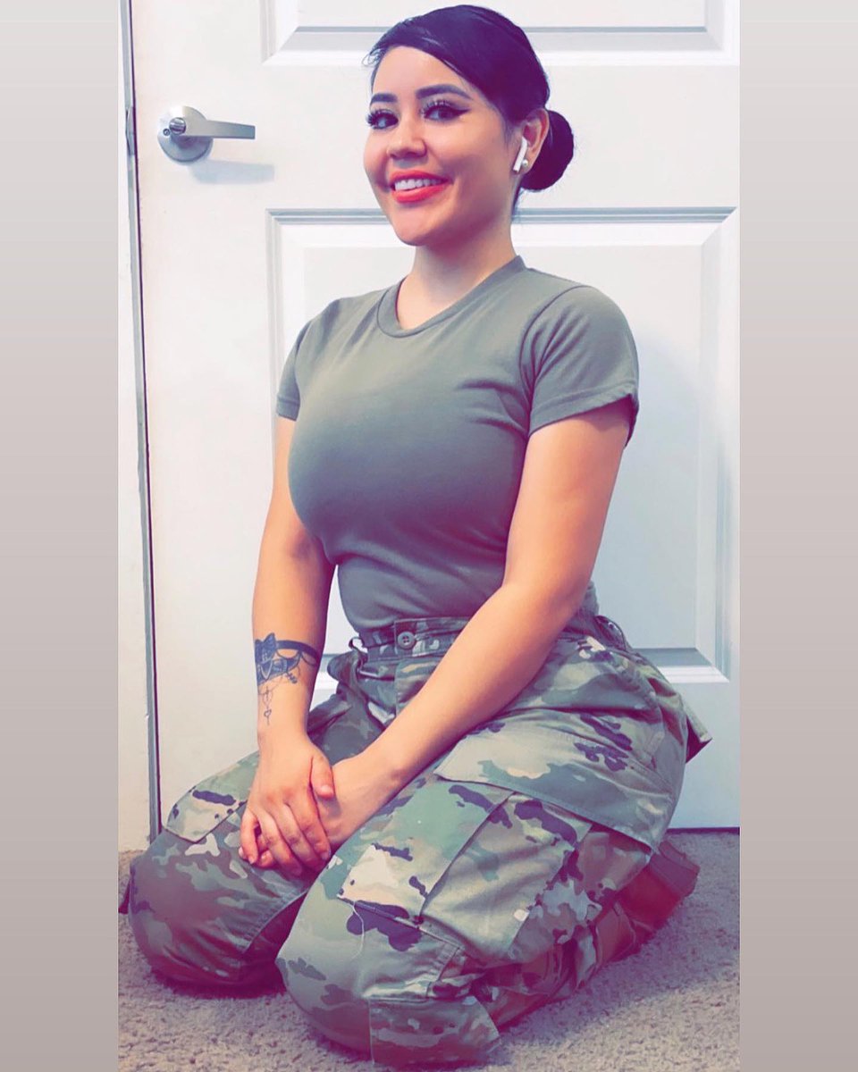 she is cute
.
.
.
.
#VeteransDay #LatinasInUniform #Soldier #LoveYourself #Love #Blessed #ThankYouLord #Beautiful #SelfCare