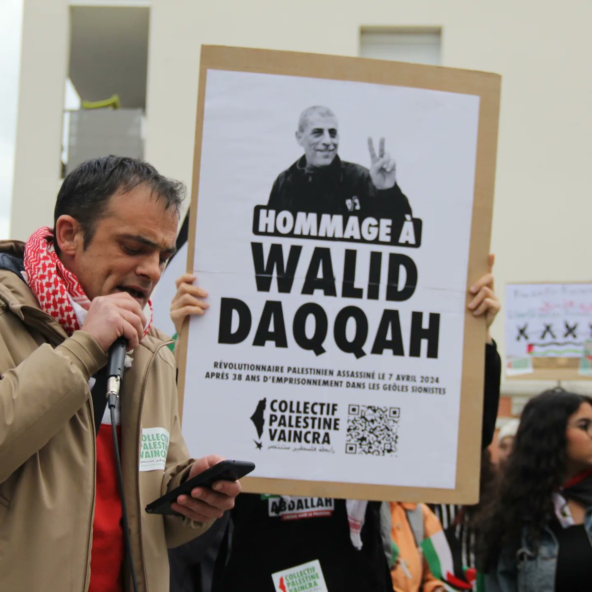 We held joint protests between Toulouse and Lurgan last night to mark Palestinian Prisoners Day and honour the memory of PFLP martyr, Walid Daqqa, who died of cancer in a Zionist cell. We need to keep building our solidarity movement internationally to smash the apartheid state.
