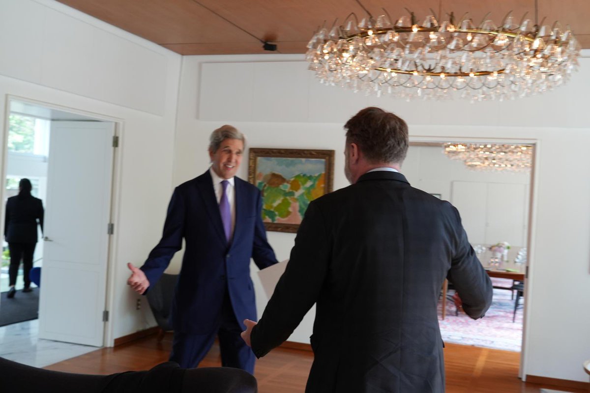 .@DanJoergensen: 'Happy to get the chance to thank former US Special Presidential Envoy for Climate @JohnKerry for his many years of work in tireless service of the global climate fight. Looking forward to continuing the good collaboration.'  #climateaction @DenmarkinUSA